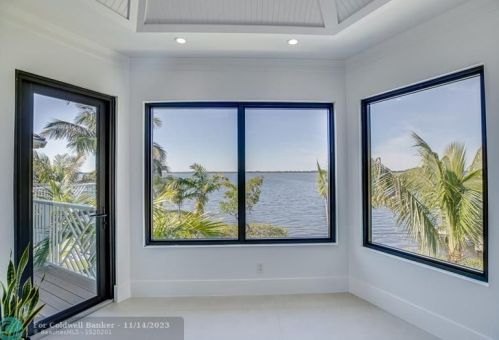 225 Osprey Ct, Vero Beach FL 32963-2652 exterior