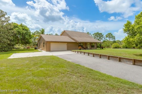 4525 Grant Rd, Melbourne, FL 32949-2122