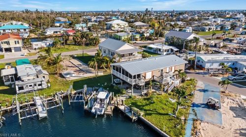 3680 Blueberry Ln, Saint James City FL  33956-2247 exterior