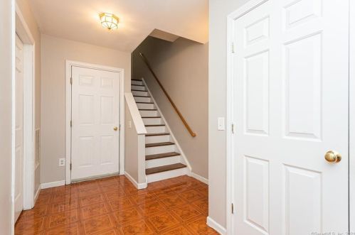 20 Spruce St, Stamford, CT 06902-5057