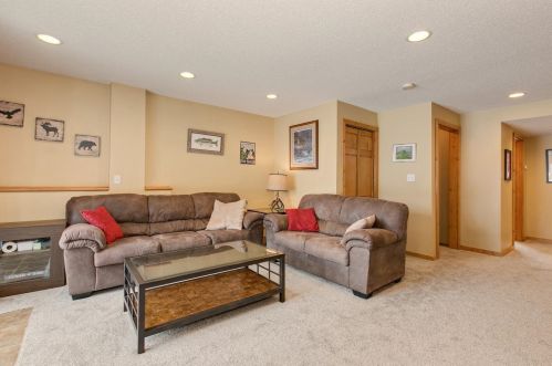 53 Elm St, Lino Lakes, MN 55014-1208