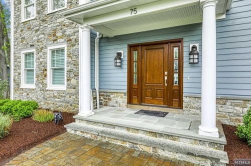 75 Harding Ave, Allendale, NJ 07401-1329