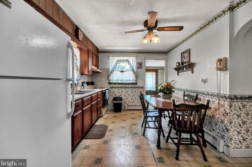 121 Charles Ave, Hanover PA 17331-3337 exterior