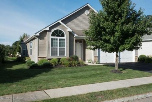 20 Enclave Blvd, Lakewood, NJ 08701-5799
