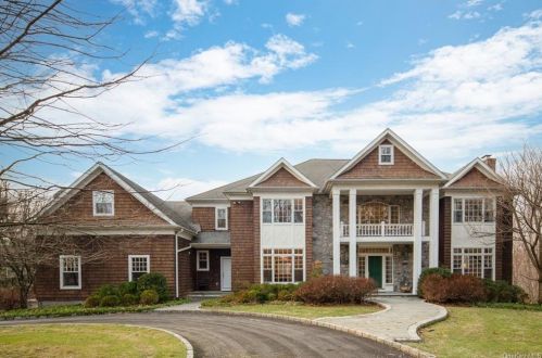11 Threshing Rock Rd, Scotts Corners, NY 10576-2207
