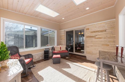 4144 Menomonee Riv Pkwy, Milwaukee WI 53222-1135 exterior