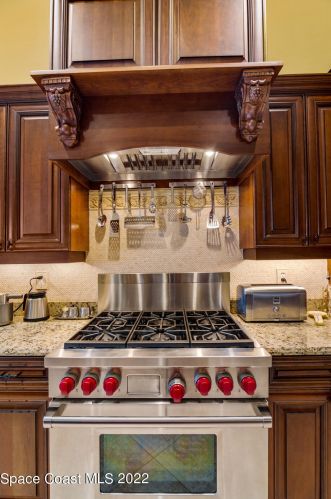 3618 Indian Riv Dr, Cocoa FL 32926-8705 exterior