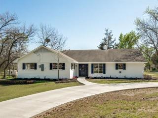 600 Edwards Dr, Denison, TX 75020-4033