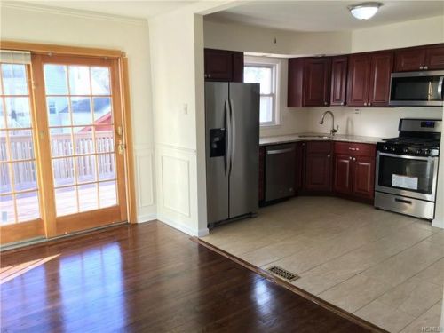 13 Maplewood Blvd, Airmont, NY 10901-7634