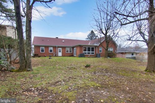 1226 Chestnut St, Hazle Township PA  18201-7502 exterior