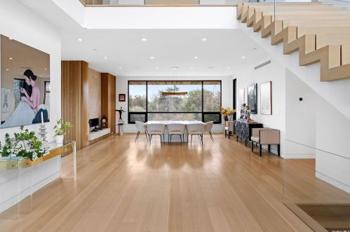 14 Stacy Dr, West Hampton Beach NY  11978-2518 exterior