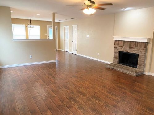 720 Grant St, Burleson TX  76028-8644 exterior