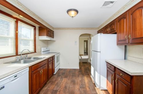 16 Fletcher St, Palmer, MA 01069-1108