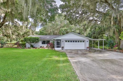 8112 Bogle St, Howey In The Hills, FL 34797-3126