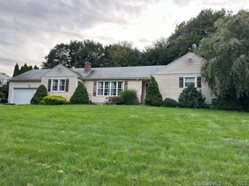 34 Stoddard Rd, Waterbury, CT 06708-1815