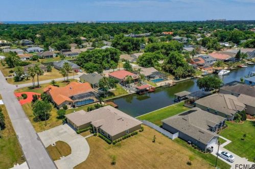 45 Comanche Ct, Palm Coast, FL 32137-8996