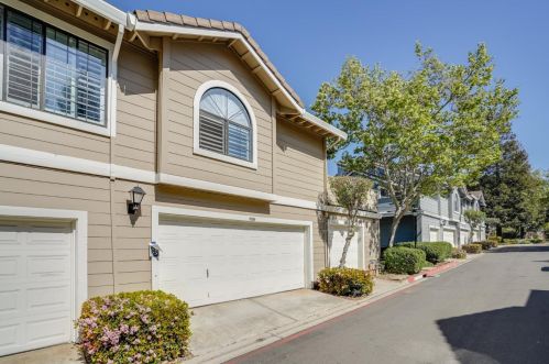 2851 Buena Crest Ct, San Jose CA  95121-2956 exterior