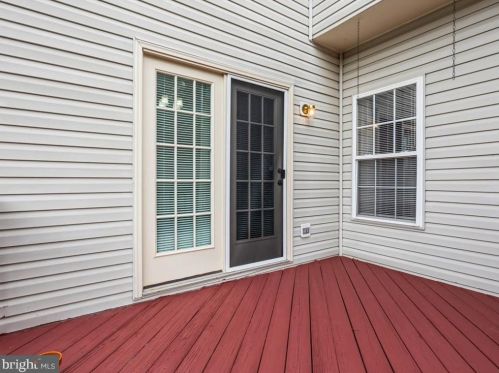 11740 Batley Pl, Woodbridge VA  22192-8403 exterior