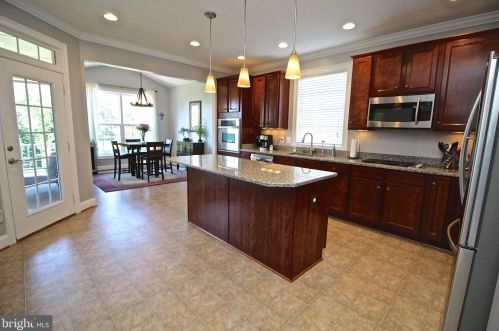 16143 Woodley Hills Rd, Haymarket VA  20169-4941 exterior