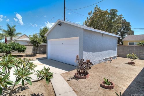 13102 Vultee Ave, Bellflower CA  90706-2023 exterior