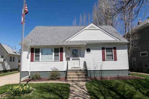 219 7th St, Monticello, IA 52310-1024