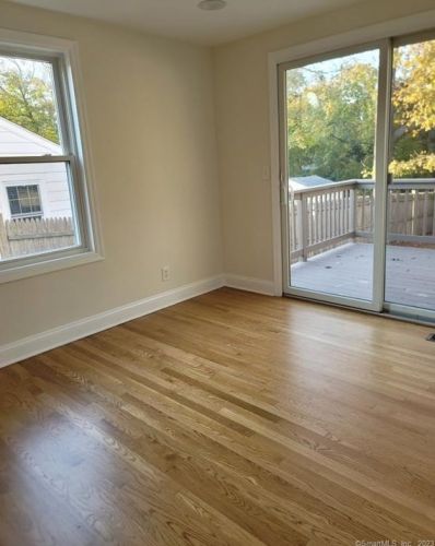 11 Senga Rd, Norwalk CT  06854-2520 exterior