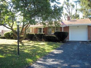 985 Daffodil Dr, Lebanon, PA 17042-7418