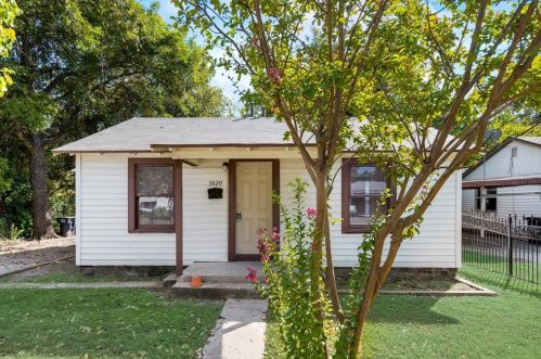 3920 4th St, Fort Worth, TX 76107-2016