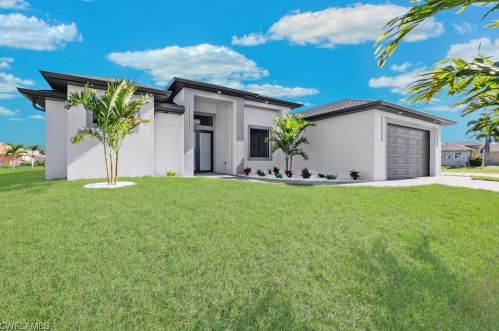 323 17th Pl, Cape Coral, FL 33909-2207