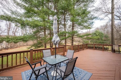 281 Golden Woods Ct, Great Falls VA  22066-4152 exterior