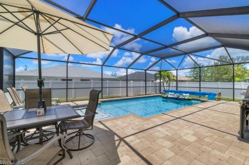 1631 33rd Ter, Cape Coral, FL 33914-4958