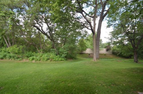 12360 Eagle Cir, Minneapolis, MN 55448-8701