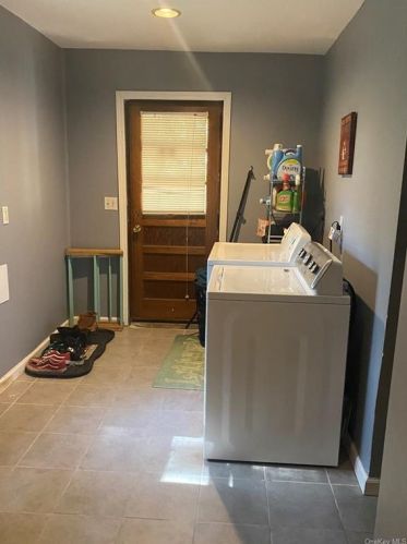 21 Grandview Dr, Mahopac NY  10541-4114 exterior