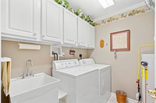 608 Gander Cir, Bridgeville PA  15017-3428 exterior