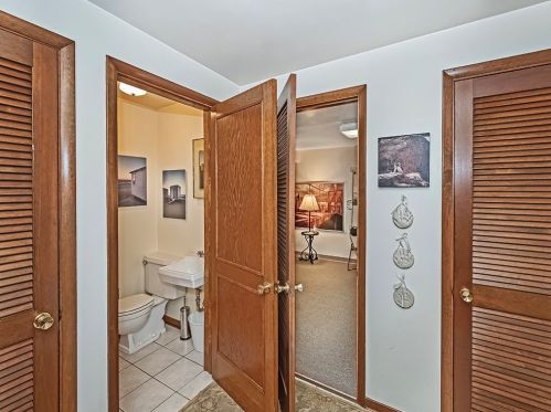 574 Clemson Dr, Pittsburgh PA exterior