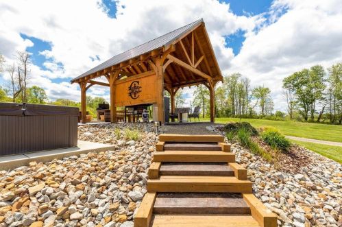 17978 Nashport Rd, Nashport OH  43830-4601 exterior