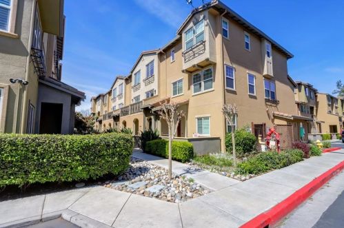 566 Almaden Walk Loop, San Jose, CA 95125-1947
