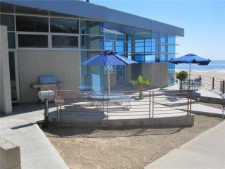 622 The Strand, Manhattan Beach CA  90266-5754 exterior