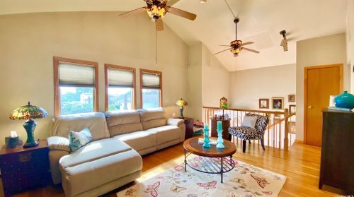 143 9th St, Bethpage, NY 11714-2404