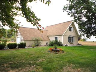 158 Back Riv Rd, Manchester NH  03110-6624 exterior
