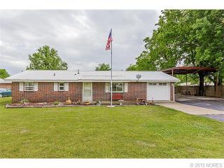 4913 Kentucky St, Bartlesville, OK 74006-2818
