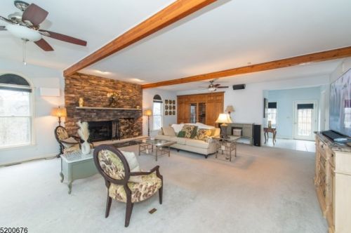 8 Jenny Ln, Wantage NJ  07461-4550 exterior