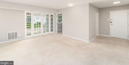 7096 Spring Garden Dr, Springfield, VA 22150-2911