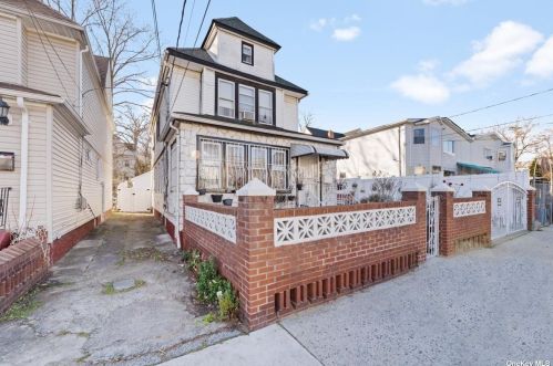 109-14 164th St, Jamaica, NY 11433-1116
