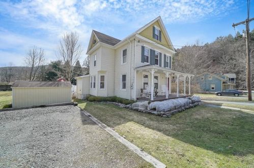 6 Beechwoods Rd, Callicoon, NY 12723-6611