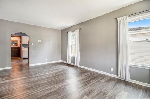 510 12 St, Mishawaka IN 46544-5411 exterior