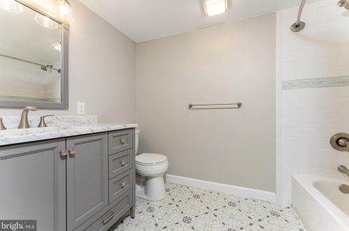 10085 Fox Hound Dr, Nokesville VA  20181-1431 exterior