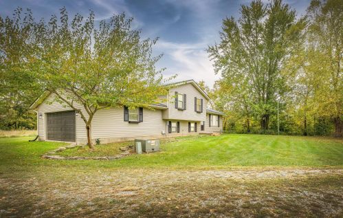 520 Marion St, Cardington, OH 43315-1042