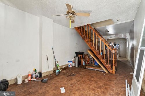 2421 Leithgow St, Philadelphia, PA 19133-3026
