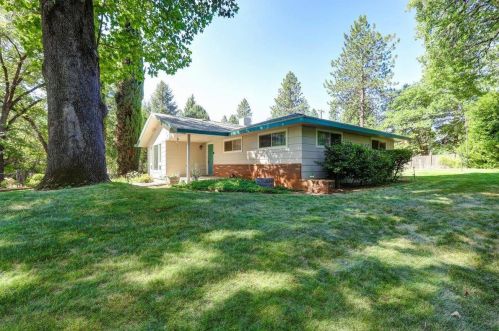 12461 Polaris Dr, Grass Valley, CA 95949-7632